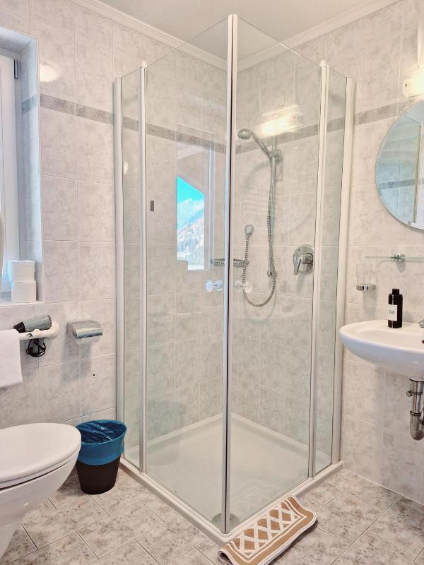 Classic Single Room with Shower image 4
