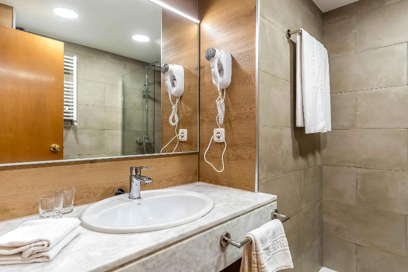 One-Bedroom Apartment (2 Adults) image 3