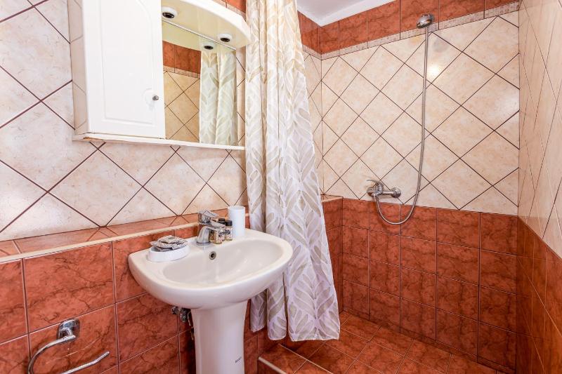 Bungalow image 2