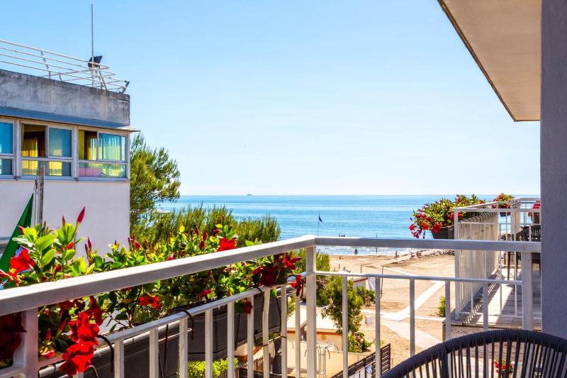 Comfort Double or Twin Room with Terrace image 3