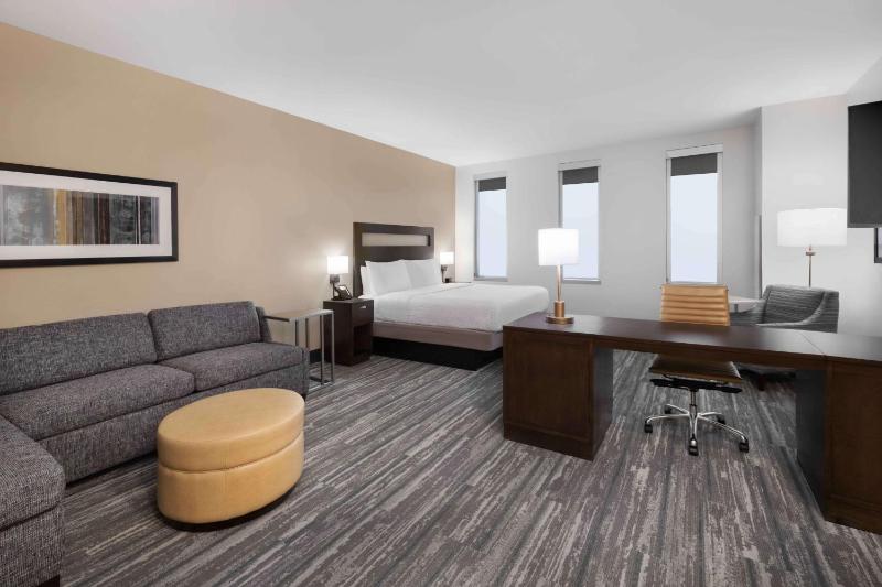 Hampton Inn & Suites Denver/Downtown-Convention Center - image 18