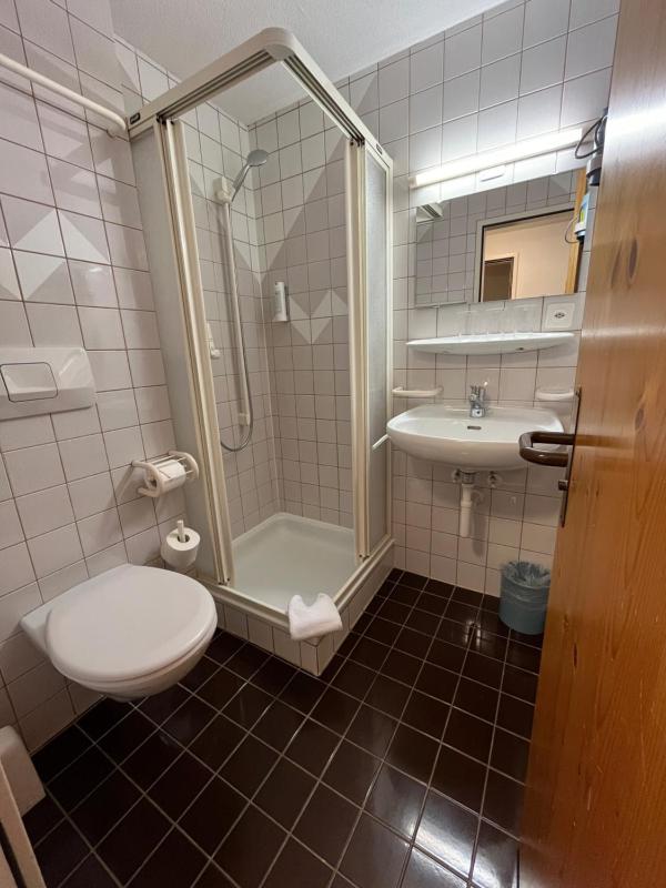Standard Triple Room image 3