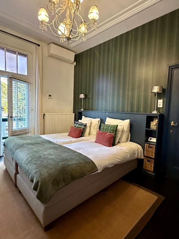Deluxe Double Room with Shower image 2