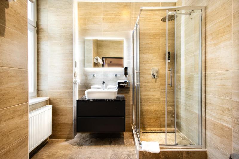 Superior Double Room image 3