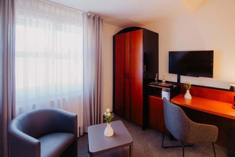Single Room image 4