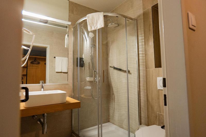 Standard Double or Twin Room image 3