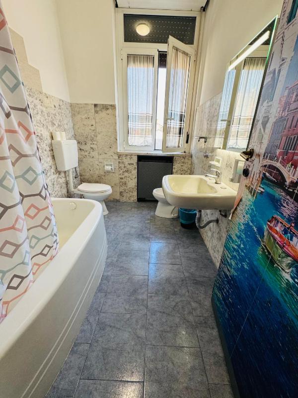 Double Room with Shared Bathroom image 3
