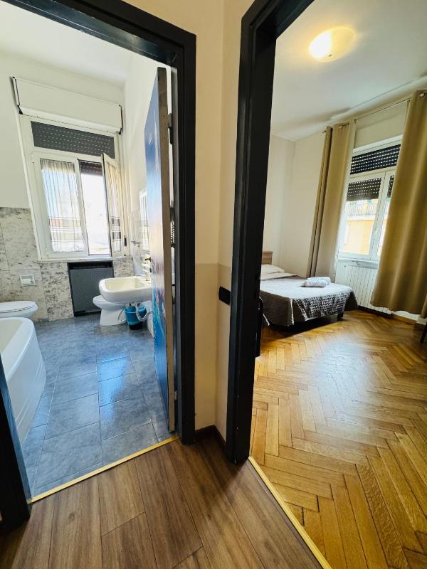 Basic Triple Room with Shared Bathroom image 2