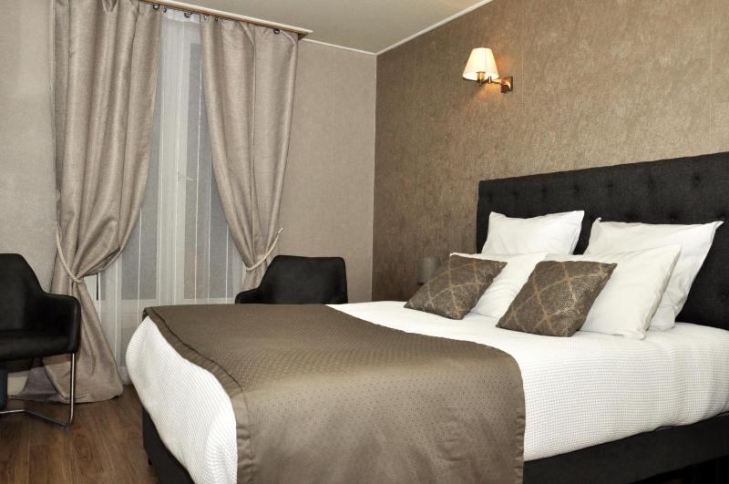 Superior Double Room image 4