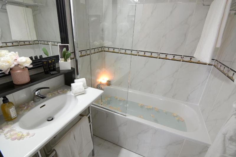 Executive Room image 4