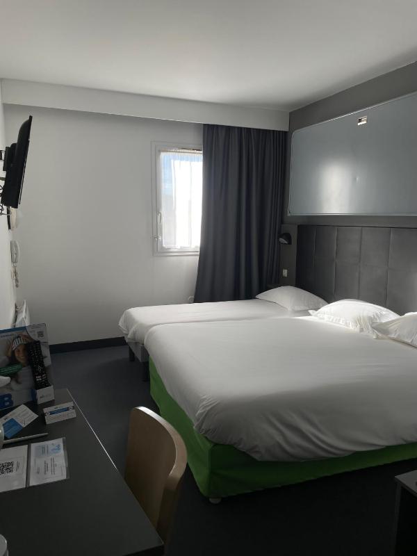 Chambre Triple (2 adultes + 1 enfant) image 2