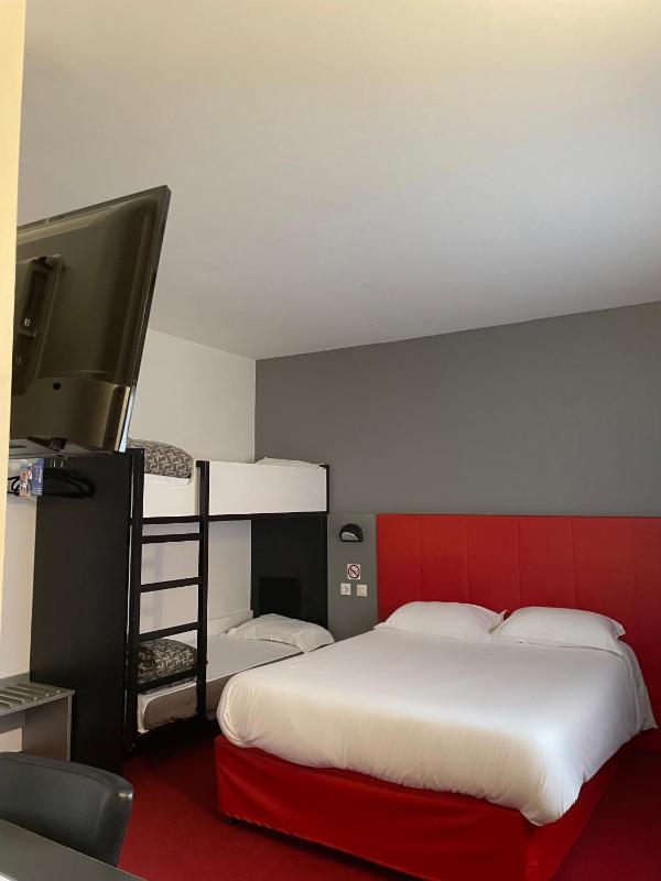 Standard Family Room image 1