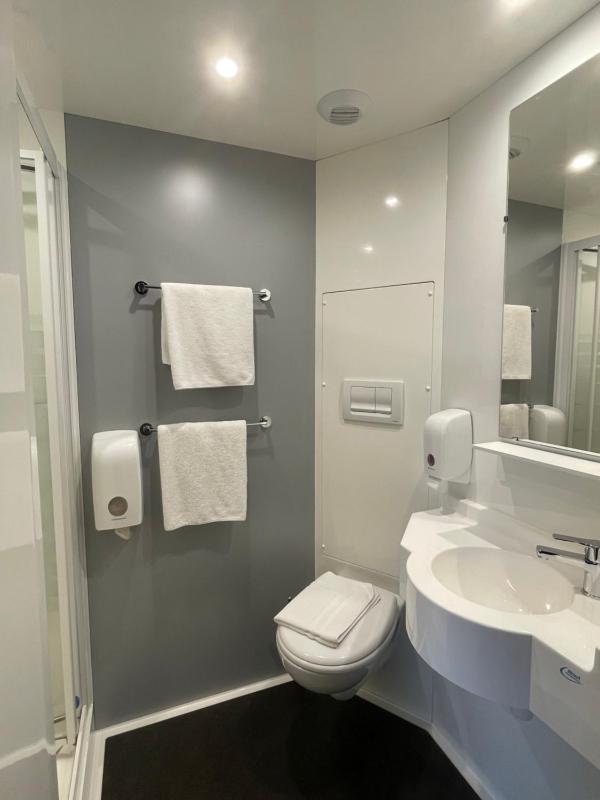 Standard Family Room image 2