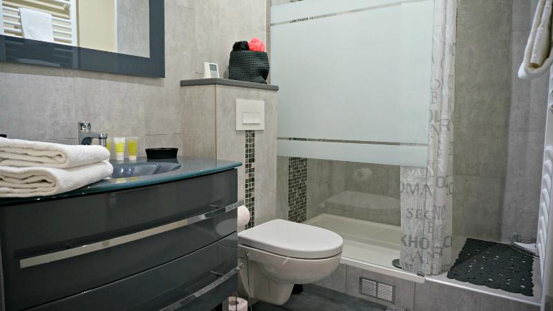Little Suite - Nathan - image 3
