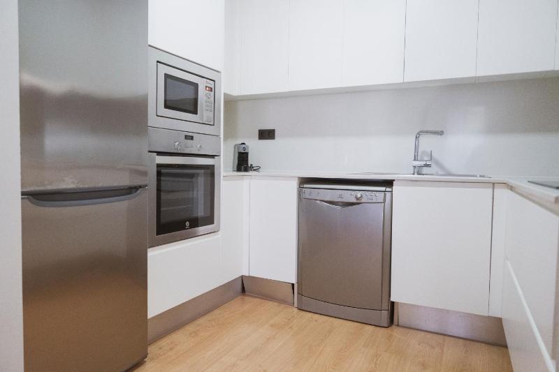 One-Bedroom Apartment image 3
