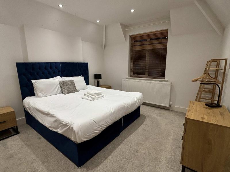Large Home near Edgbaston Stadium UOB & QE hospital sleeps 6 - image 9