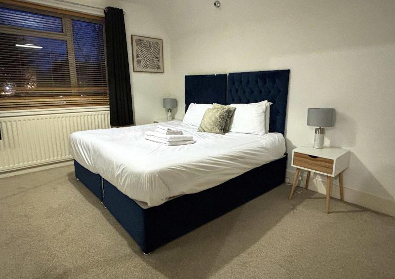 Large Home near Edgbaston Stadium UOB & QE hospital sleeps 6 - image 49
