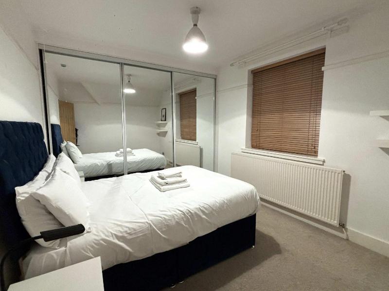 Large Home near Edgbaston Stadium UOB & QE hospital sleeps 6 - image 39