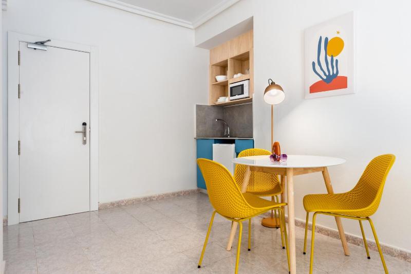 One-Bedroom Apartment image 3