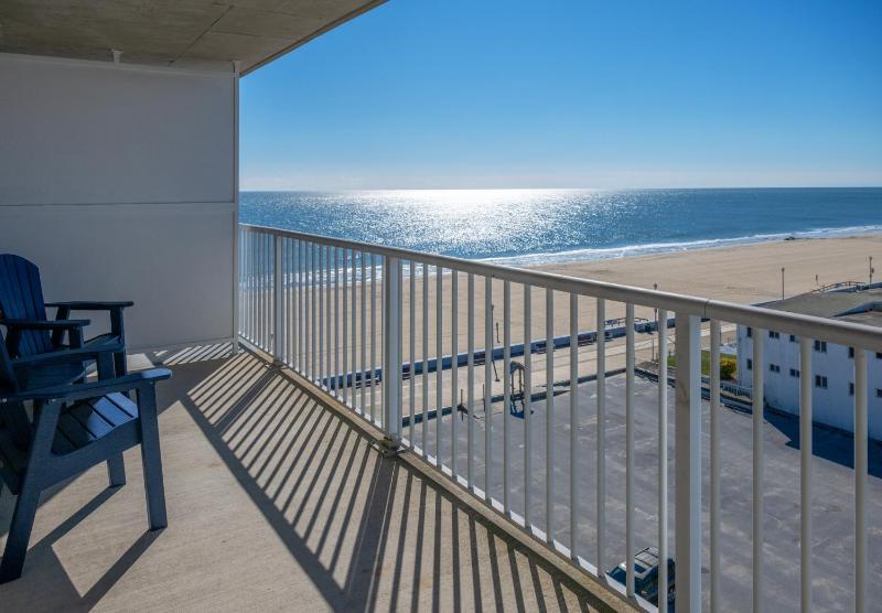 Deluxe Suite with Sea View image 1