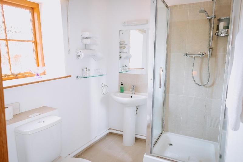 Double Room with Private Bathroom image 4