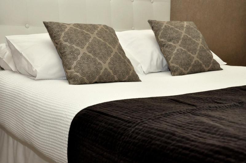 Double Room image 4
