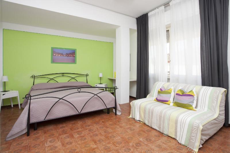 Triple Room with Private Bathroom image 4