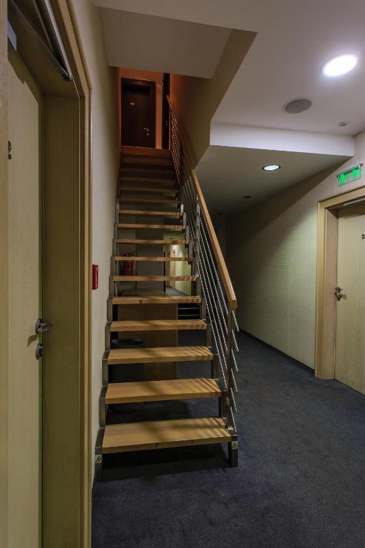Standard Triple Room image 2