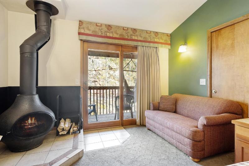 Queen Room with Balcony image 1