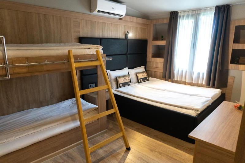 Hotel Allur - image 2