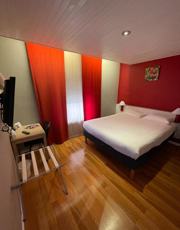 Double Room image 1