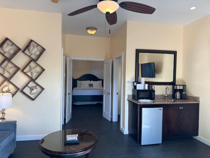 One-Bedroom Cottage image 3