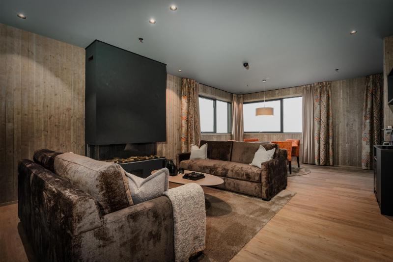 Superior Suite image 1