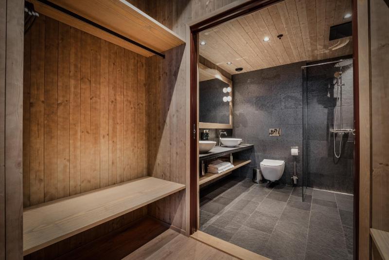 Superior Suite image 3