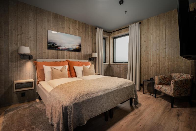 Superior Suite image 4