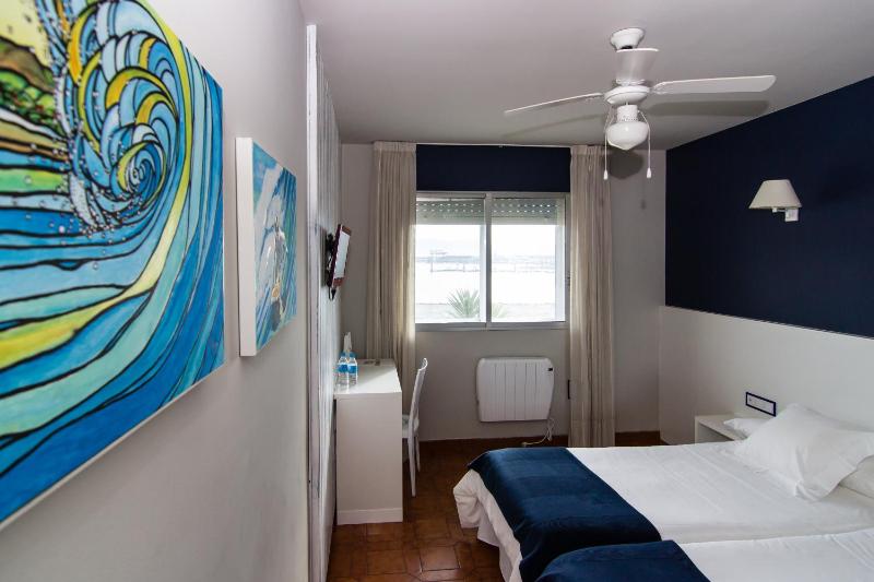 Double or Twin Room with Sea View - Ground Floor image 4