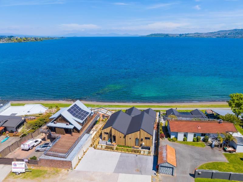 Roam Taupo Upper Terrace Unit 4 - Spa Pool - image 8