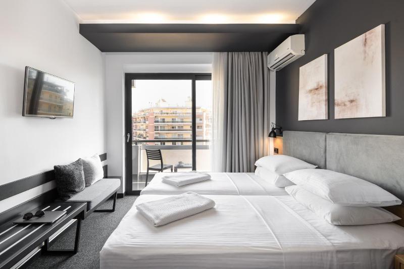 Superior City Room image 3
