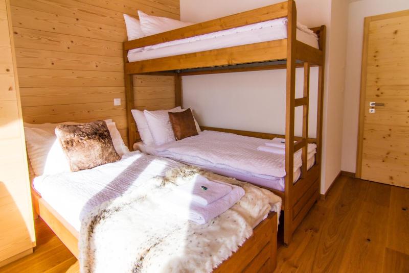 Deluxe Four-Bedroom Apartment with Sauna image 4