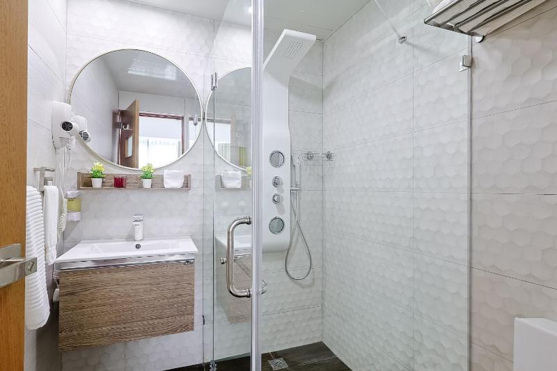Upscale City Center Condo - image 13