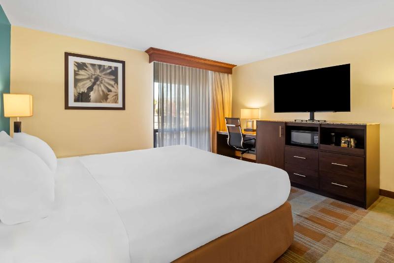 King Room - Disability Access image 4