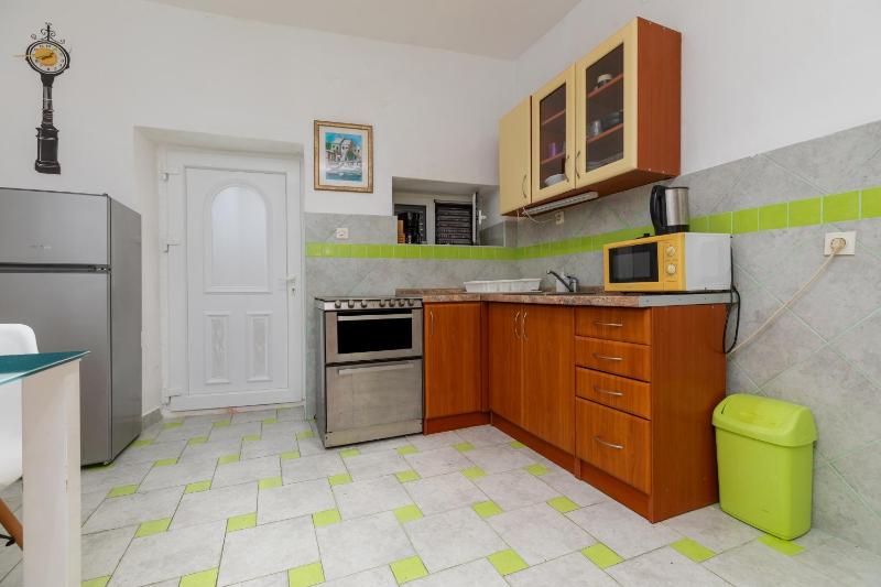 Apartments by the sea Igrane Makarska - 23620 - image 5