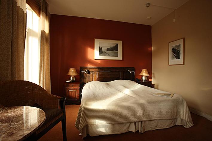 Double or Twin Room image 3