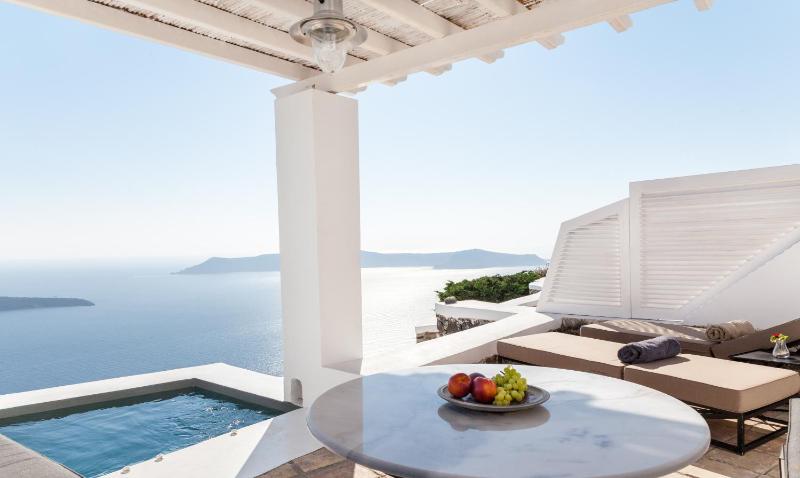 Pergola Suite with Plunge Pool and Caldera View image 2