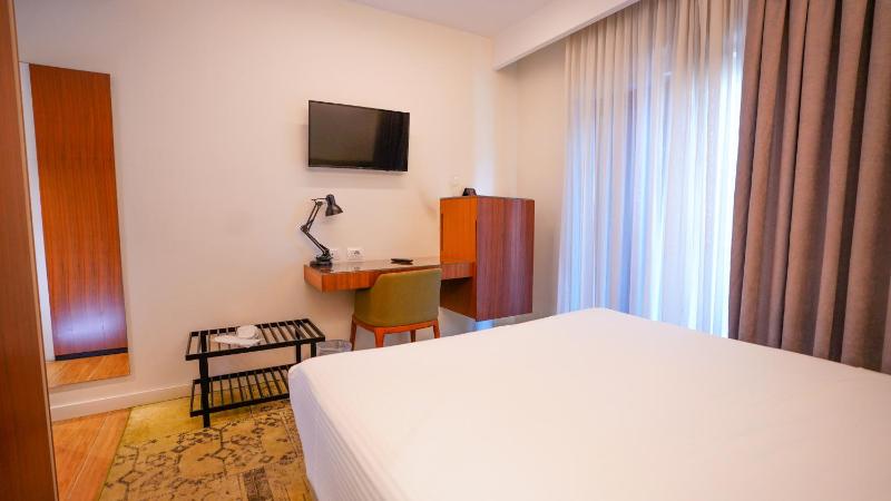 Double Room image 3