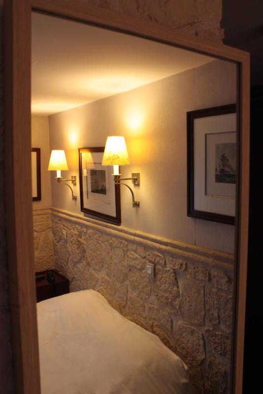 Double or Twin Room image 3