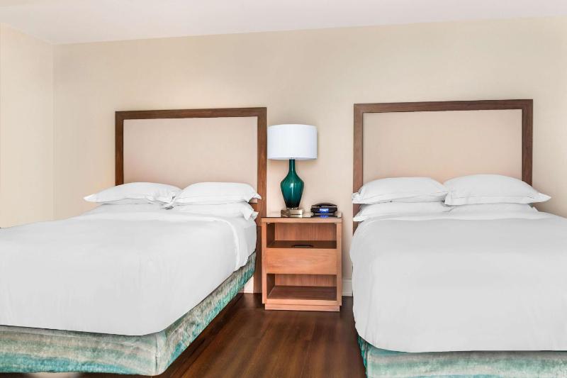 Two-Bedroom Suite with Sofa Bed and Ocean View image 3