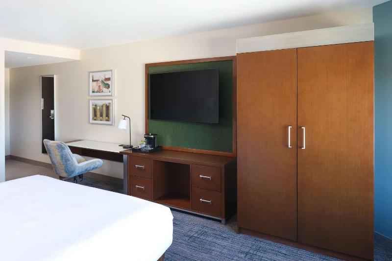 King Room image 1