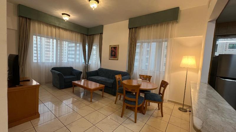 One-Bedroom Apartment image 3