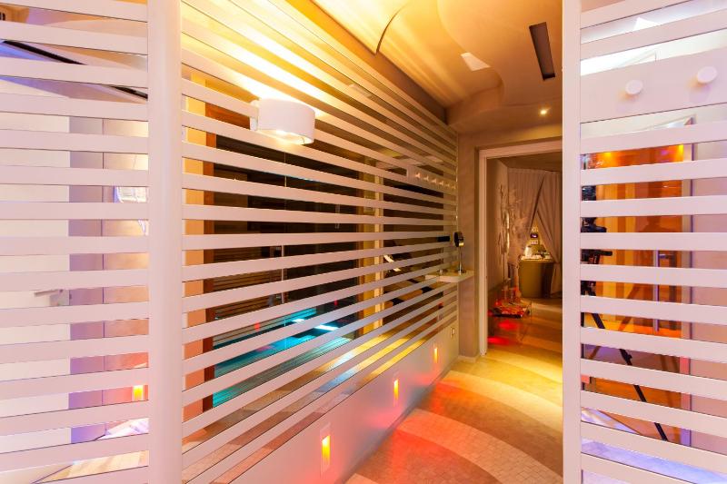 Suite & Spa Mirabel - image 41